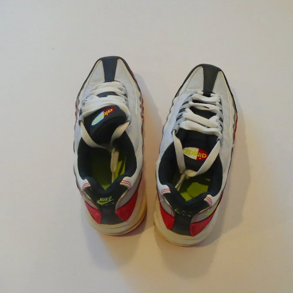 NIKE Air Max 95 Running Anthracite Volt Pink Shoes - Youth Size 6‎ - 905348 029
